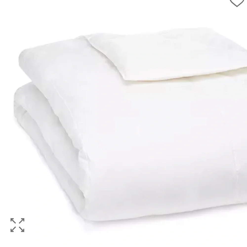 Matouk NWT KING Size Valletto Down Comforter Summer Weight